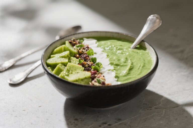 Green Power Smoothie Bowl – A Fresh, Energizing Start