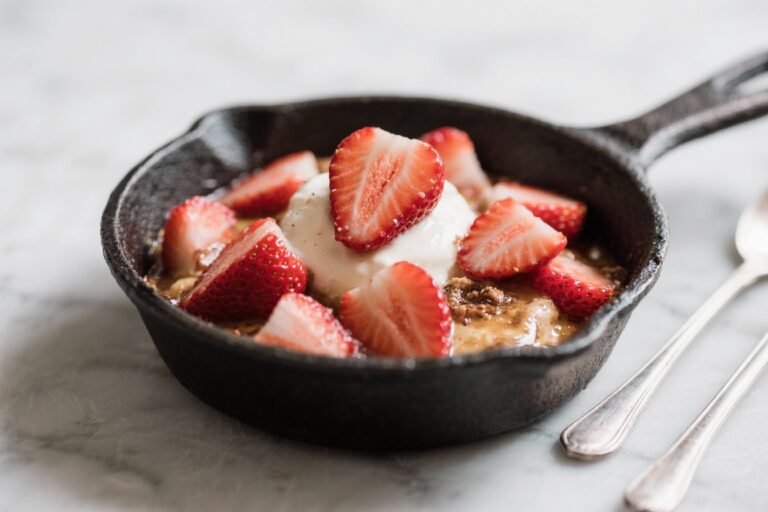 Low-Carb Keto Strawberry Skillet Dessert – Simple, Cozy, and Satisfying