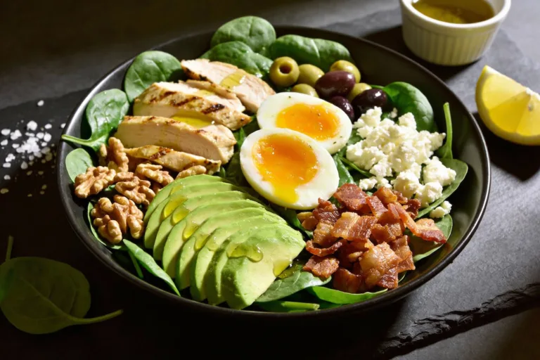 Protein-Packed Spinach Keto Salad That Actually Satisfies